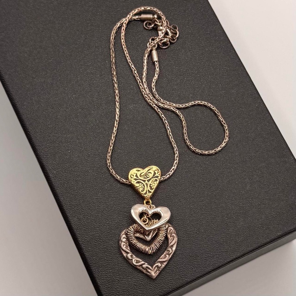 Silver heart pendant necklace with two interlocking hearts - Picture 3 of 3